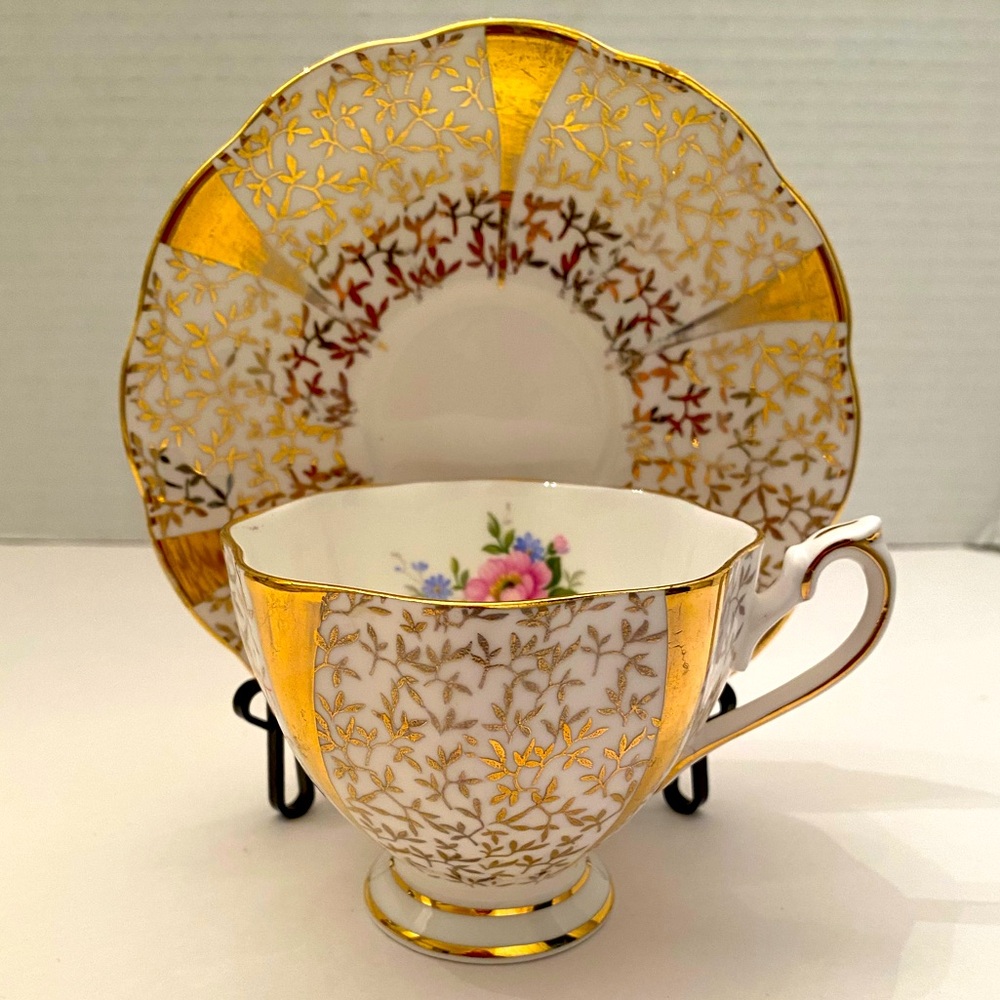 Vtg Queen Anne Fine Bone China Teacup and Saucer in Gold Stripes and Filigree